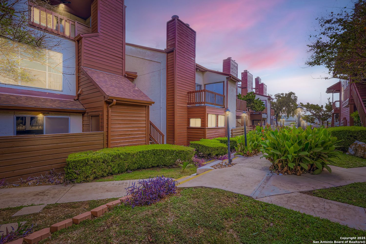 10527 Perrin Beitel A212