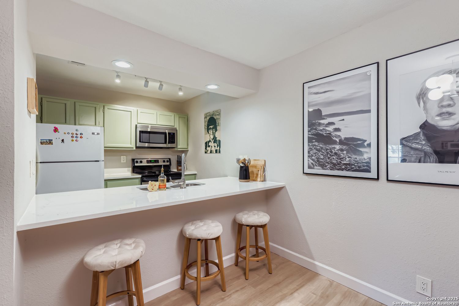 10527 Perrin Beitel A212
