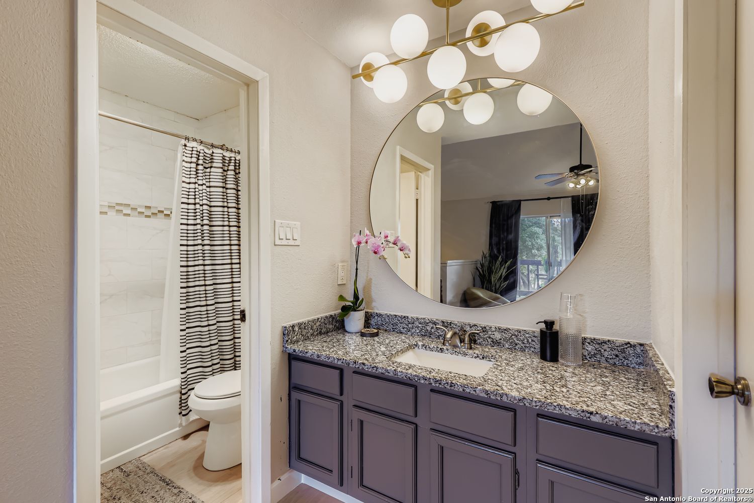 10527 Perrin Beitel A212