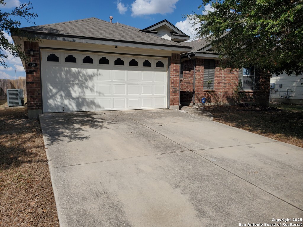 8411 Favero Cove