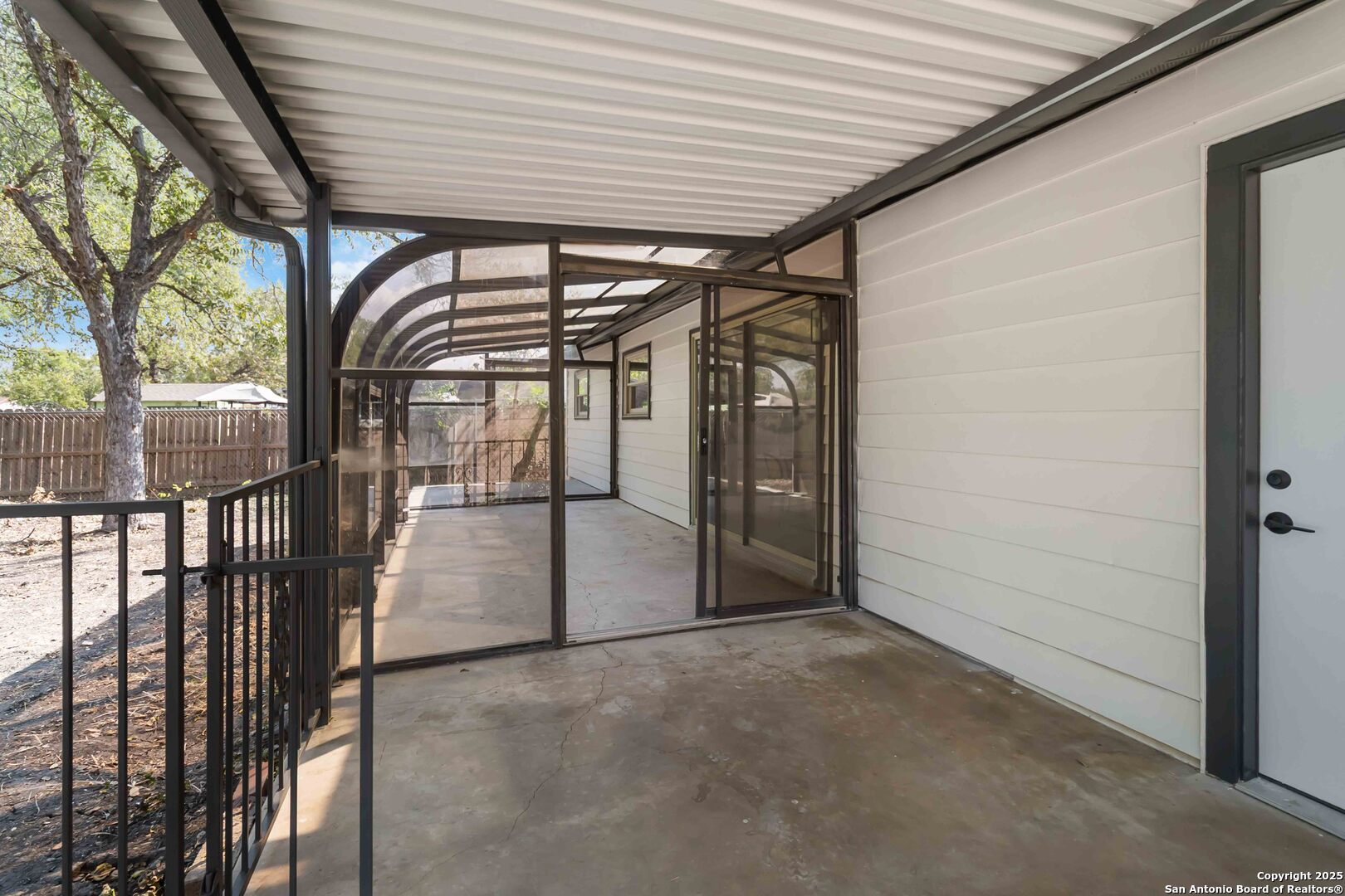 5435 Greyrock