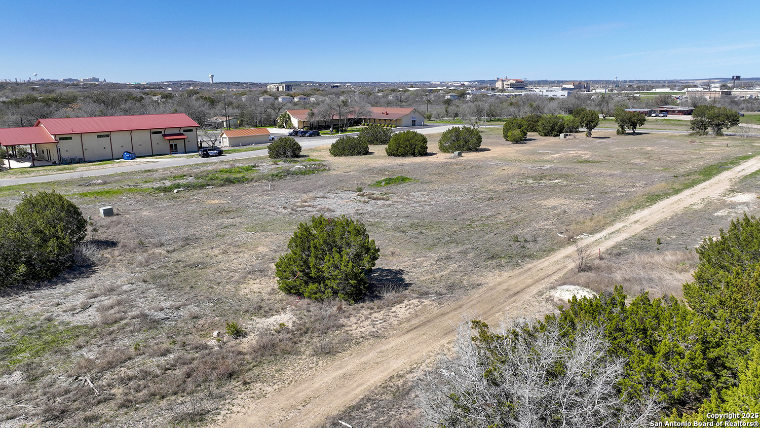 15207 Bell Ln