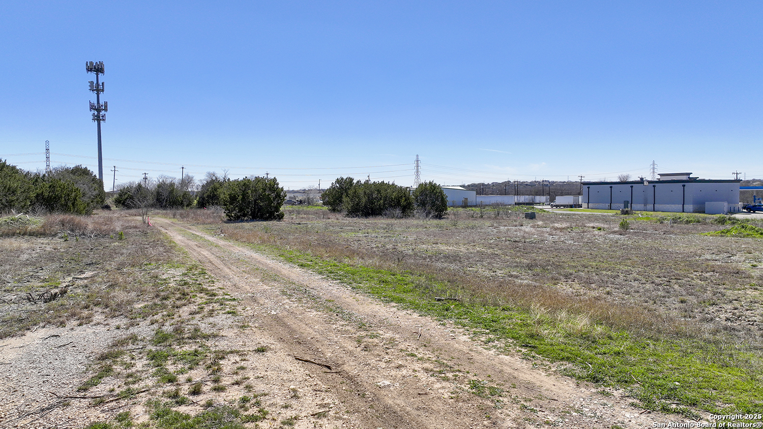 15207 Bell Ln