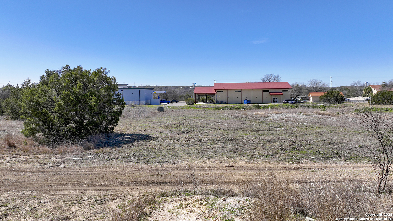 15211 Bell Ln
