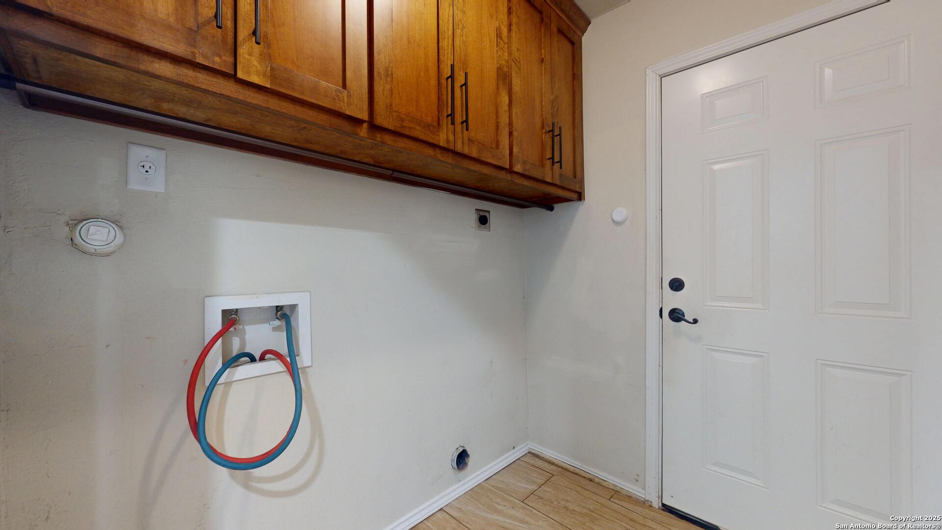 3992 Fm 1784