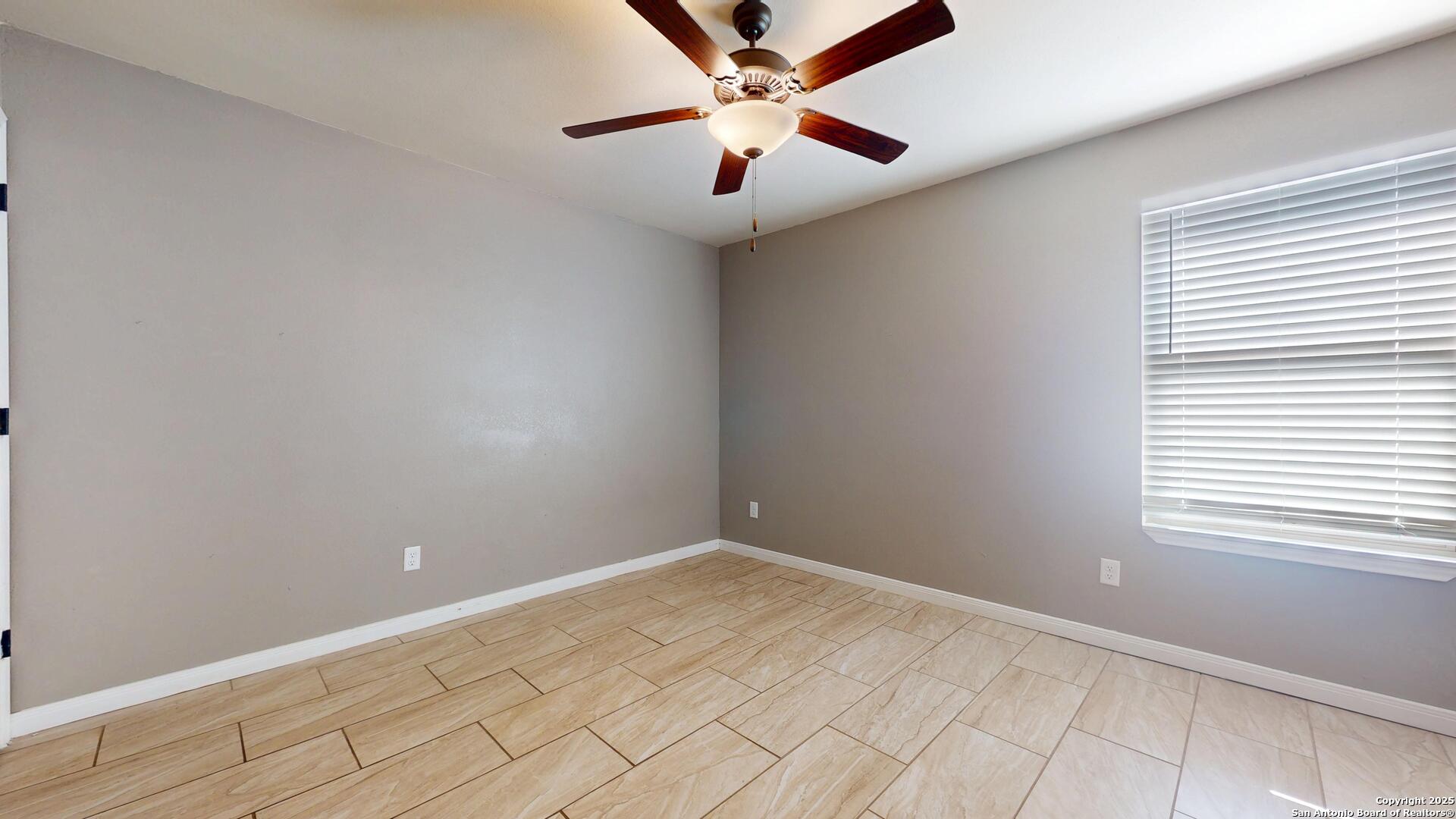 3992 Fm 1784