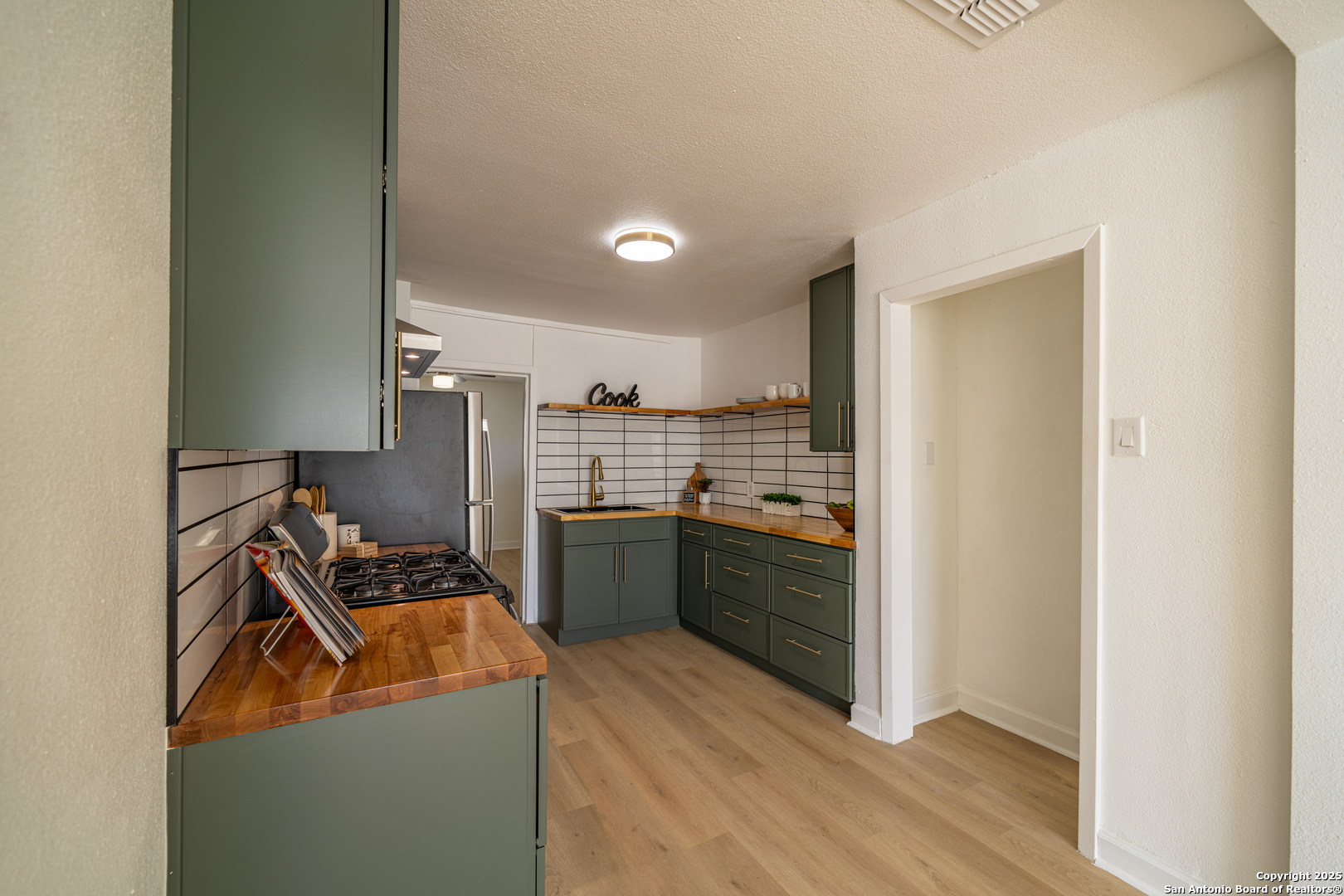 1207 W GERALD A