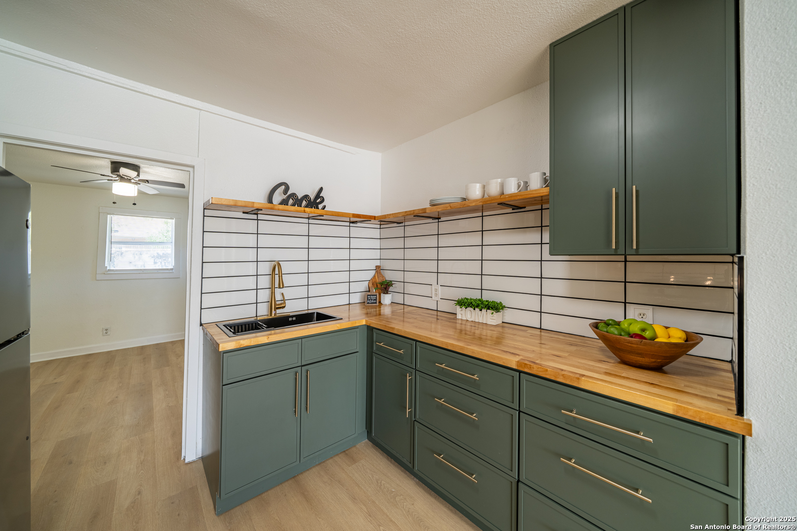 1207 W GERALD A