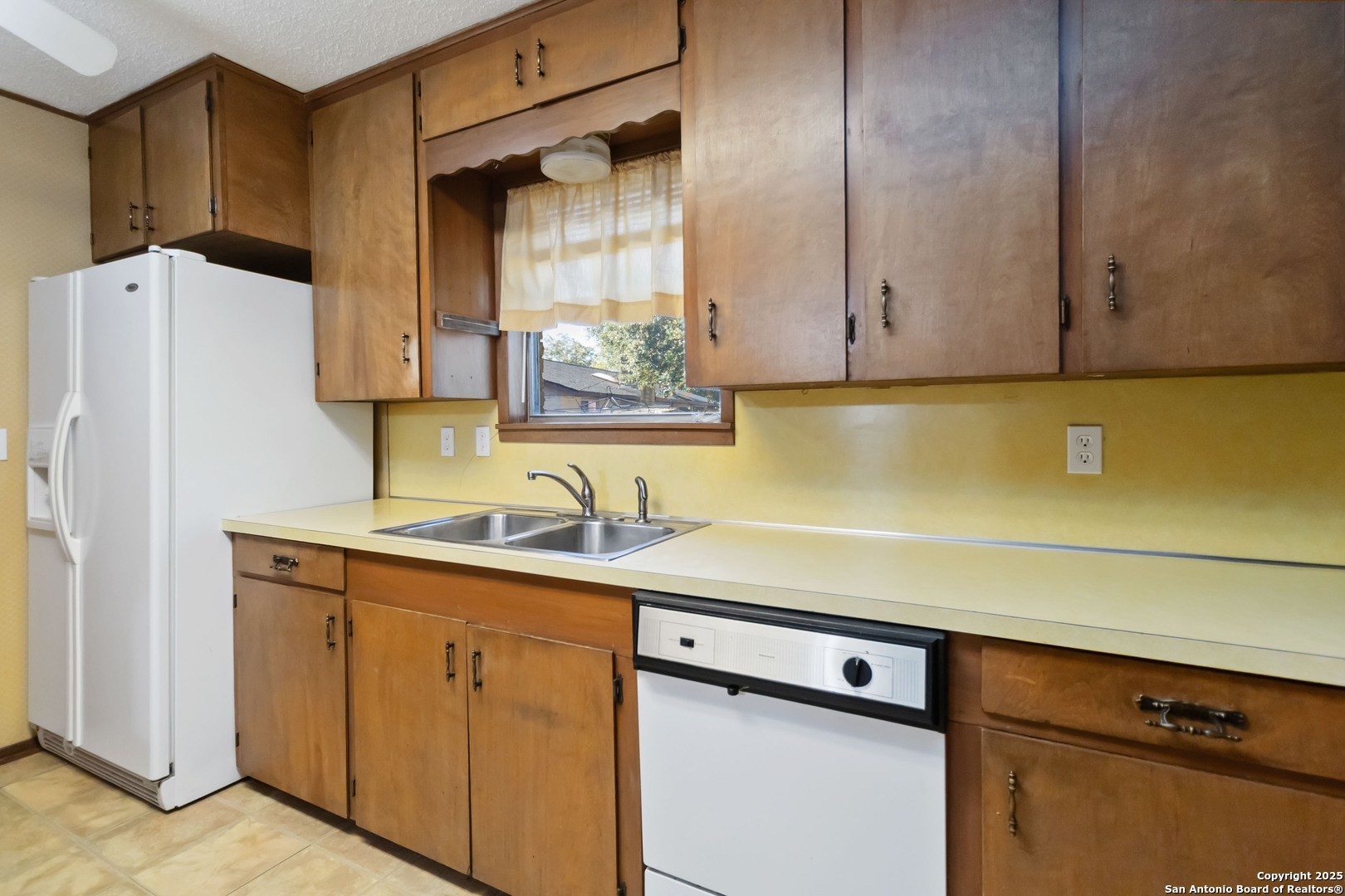 616 Ridgecrest