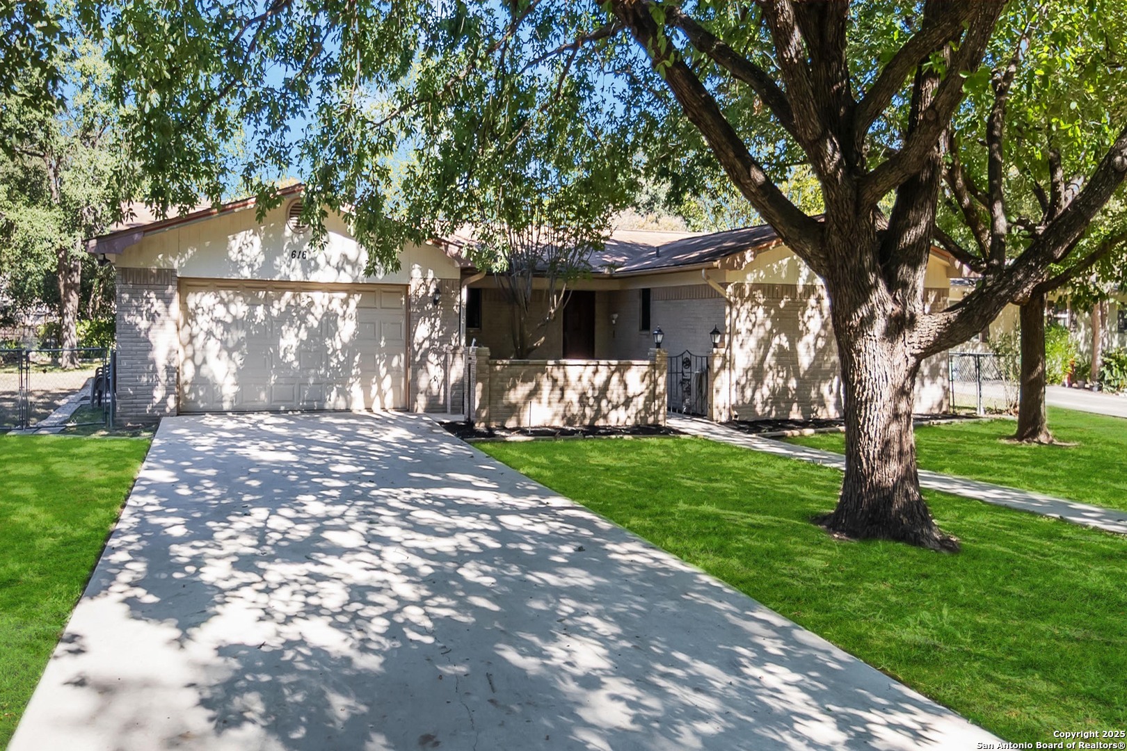 616 Ridgecrest