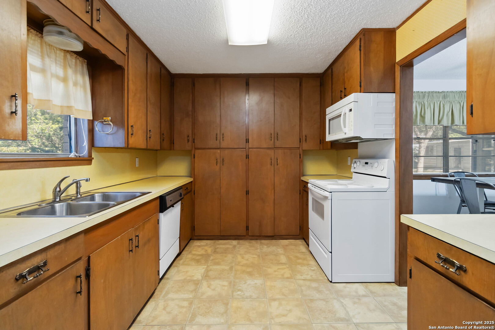 616 Ridgecrest
