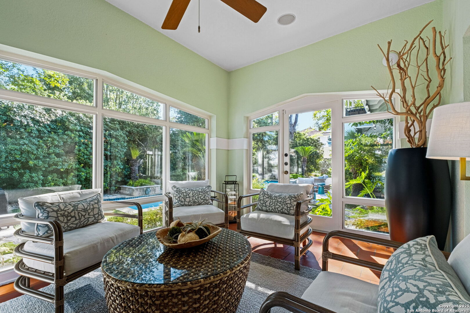 308 W Summit Ave