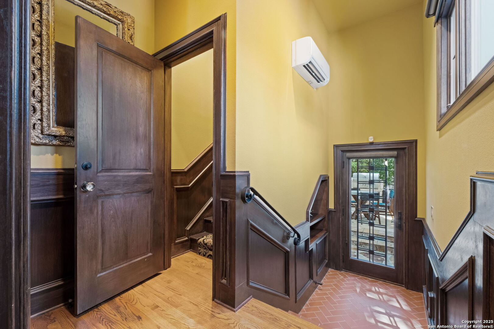 308 W Summit Ave