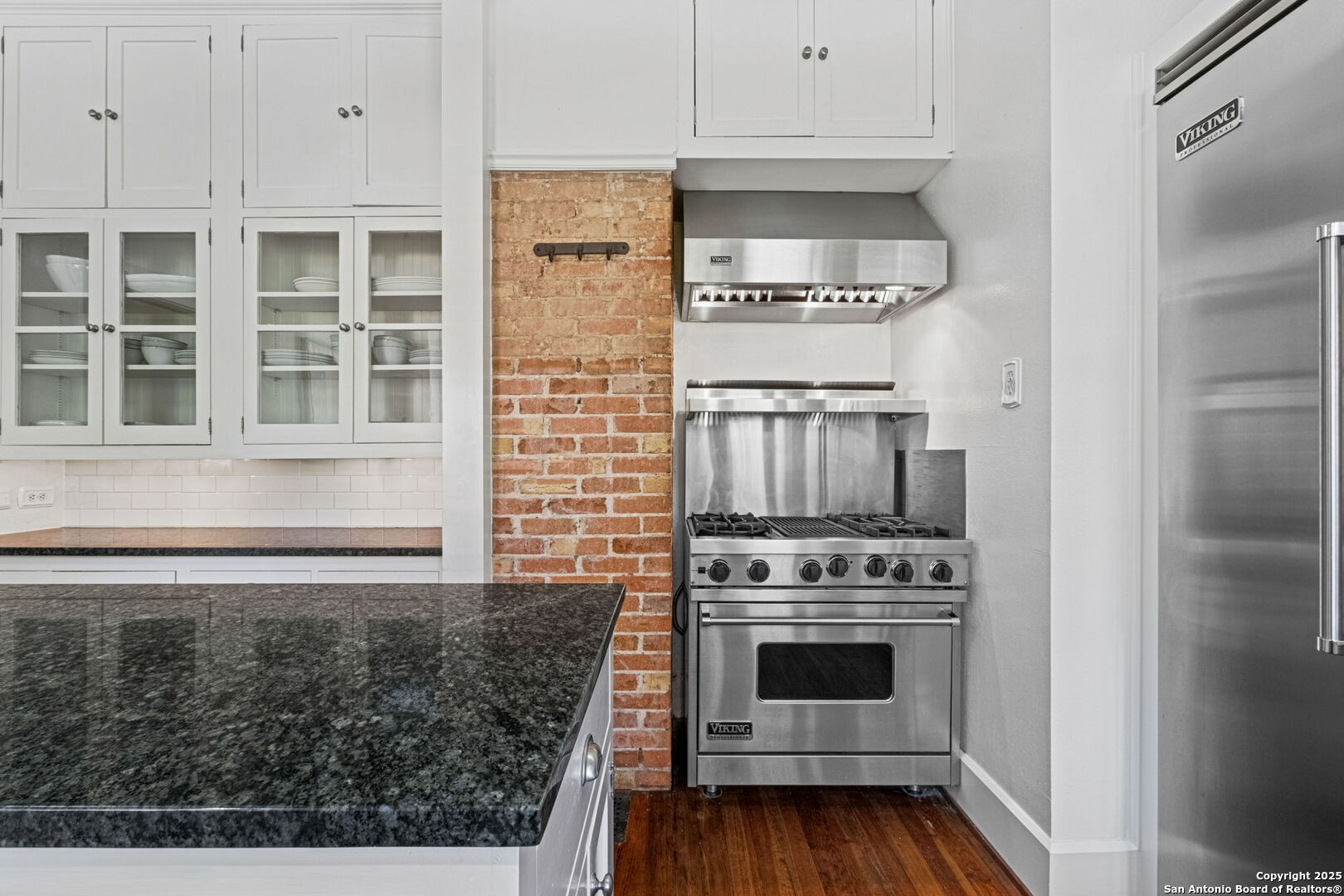 308 W Summit Ave
