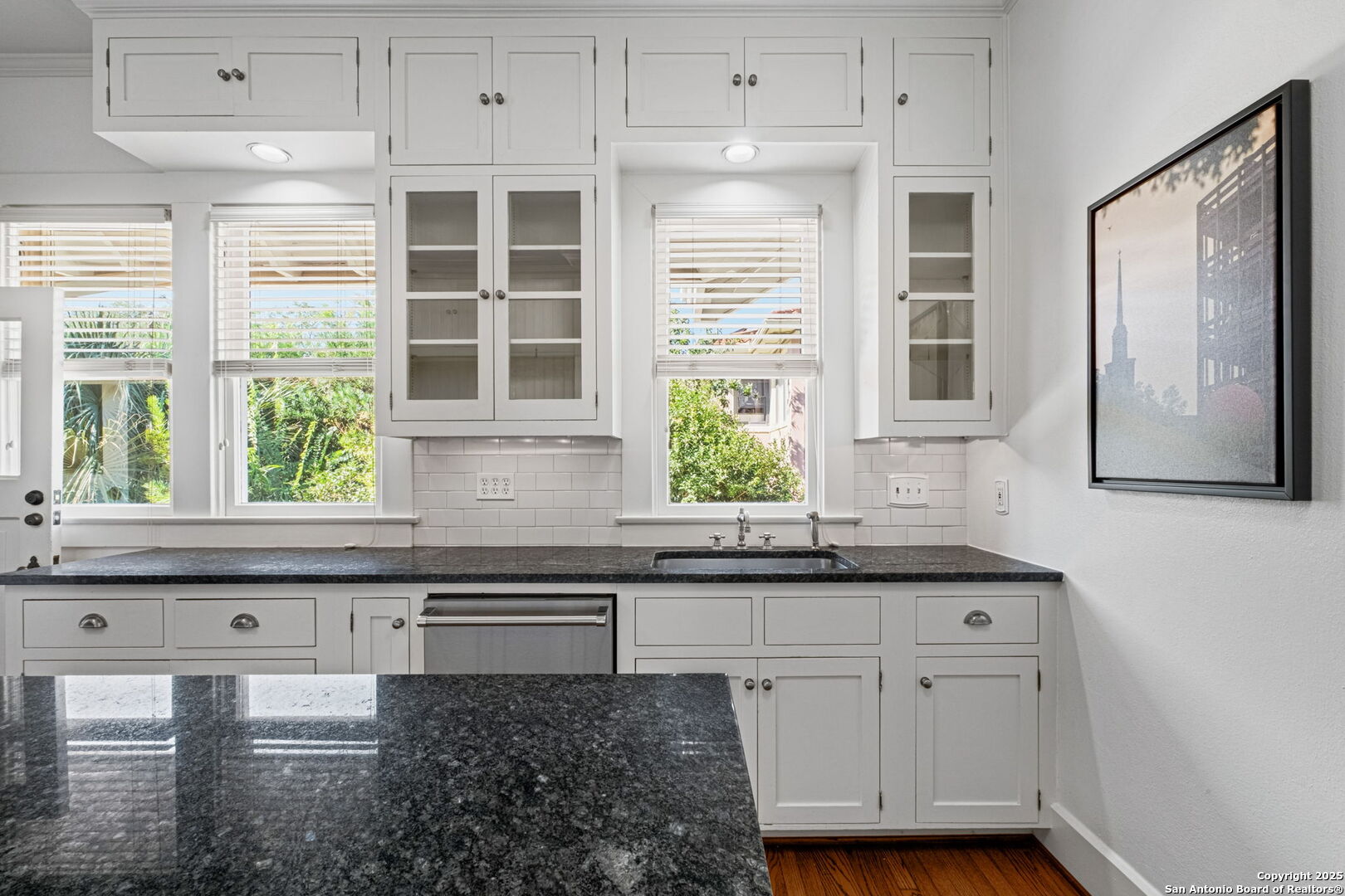 308 W Summit Ave