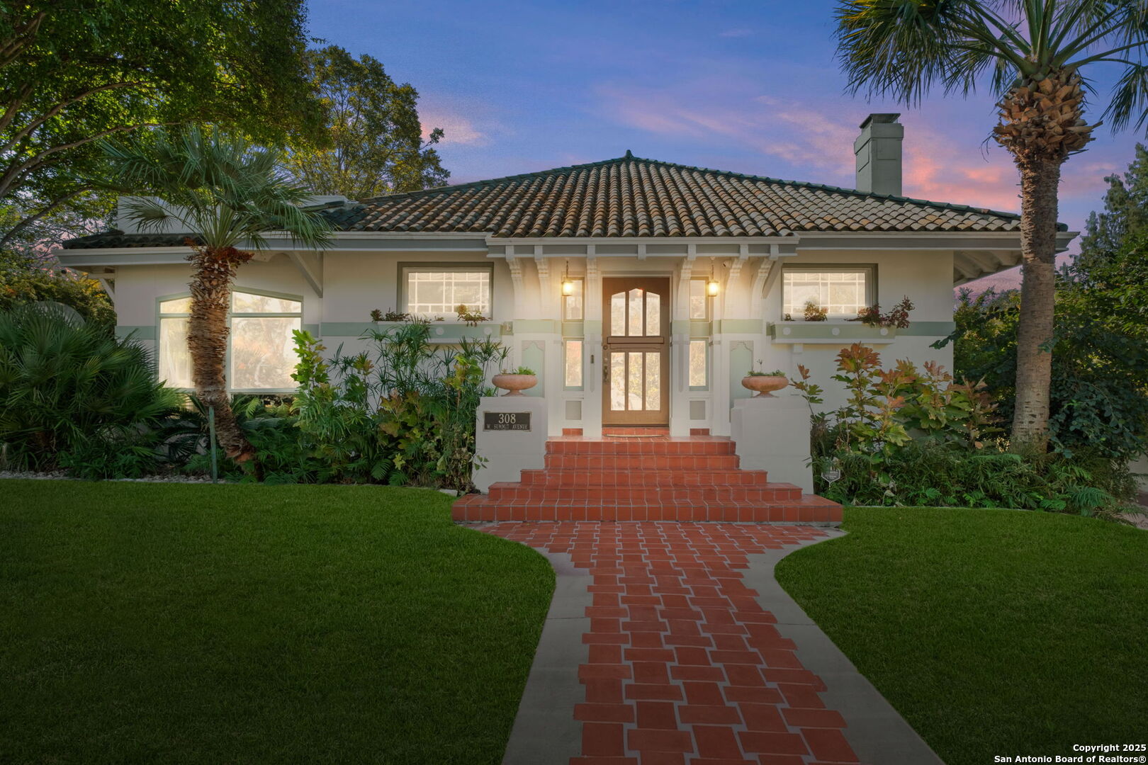 308 W Summit Ave