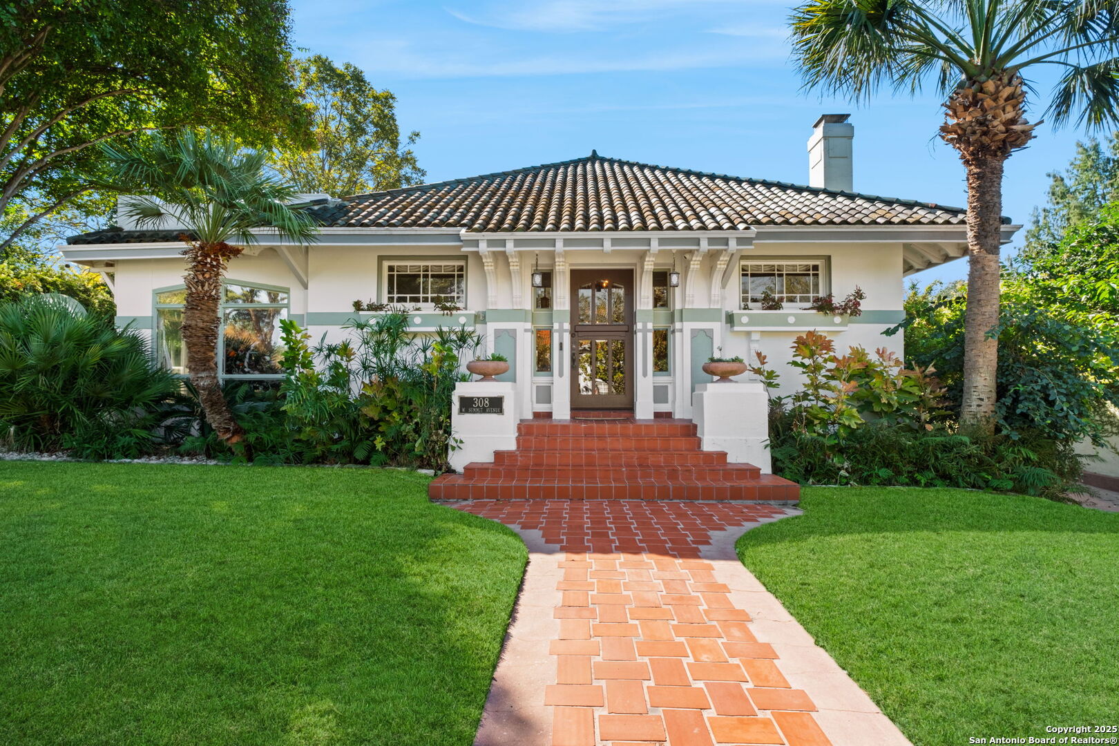 308 W Summit Ave