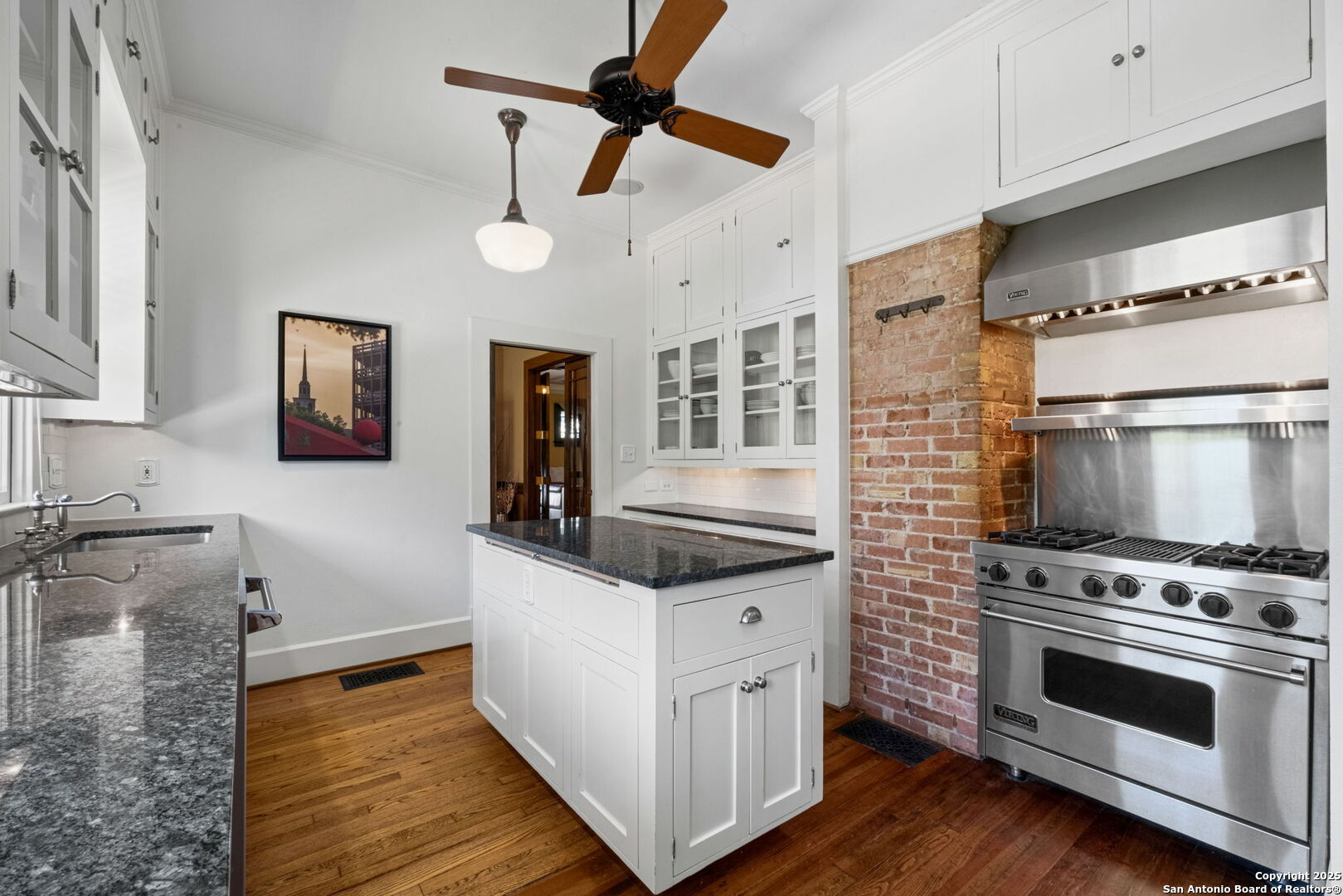 308 W Summit Ave