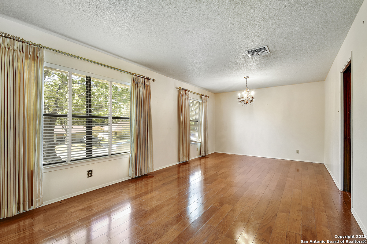 323 Shin Oak