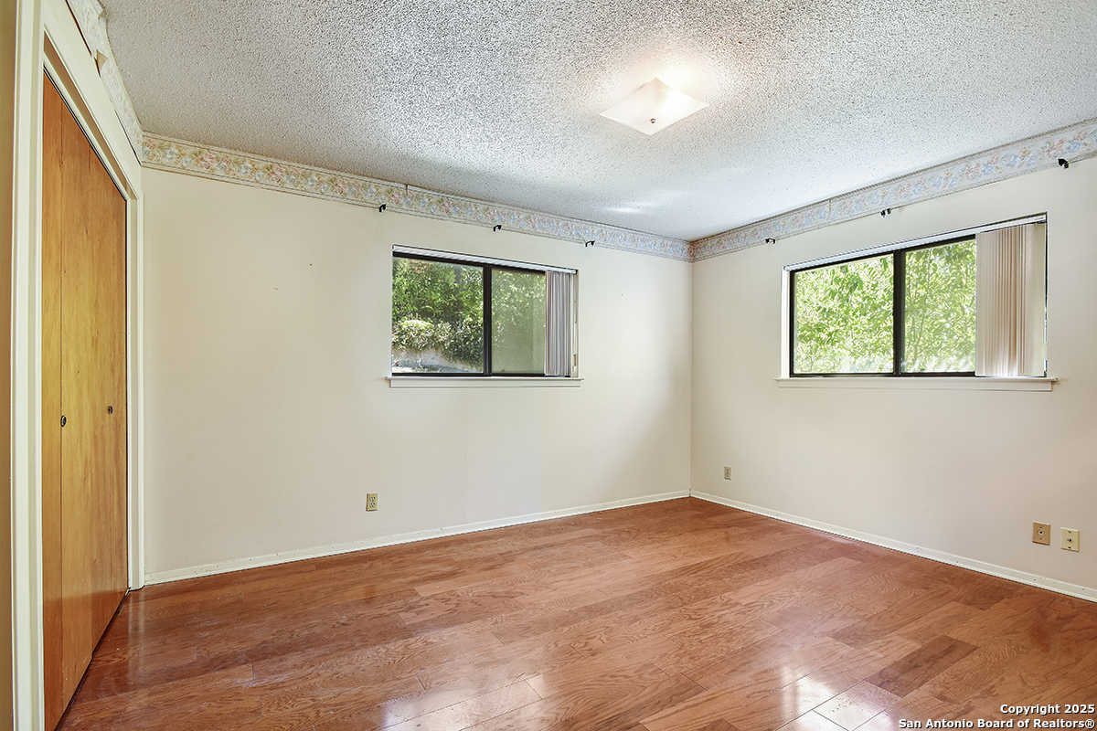 323 Shin Oak