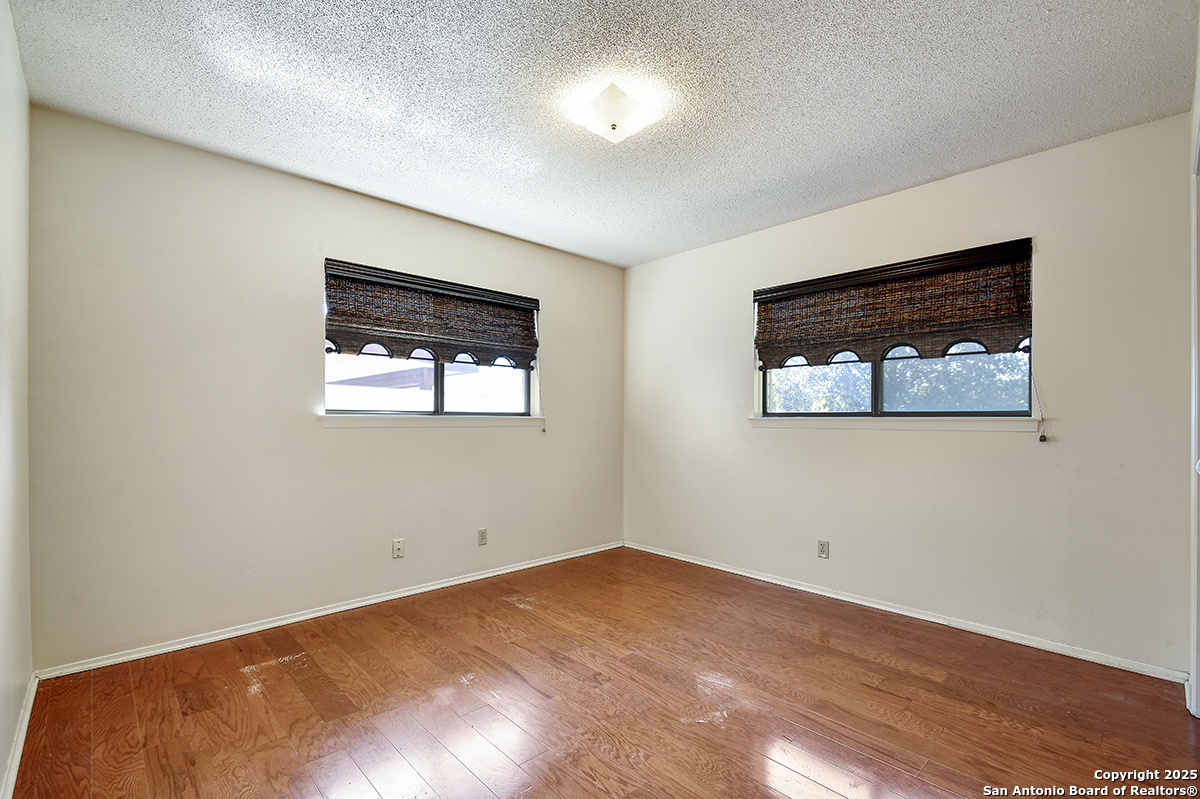 323 Shin Oak