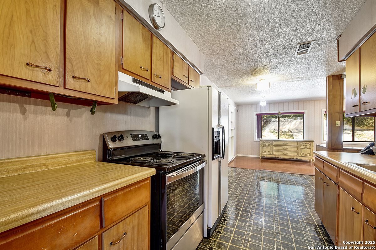 323 Shin Oak