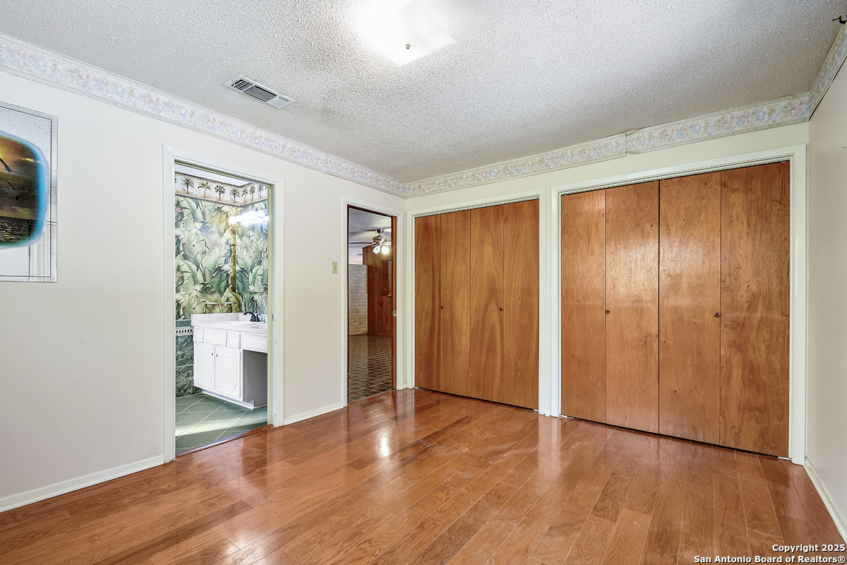 323 Shin Oak