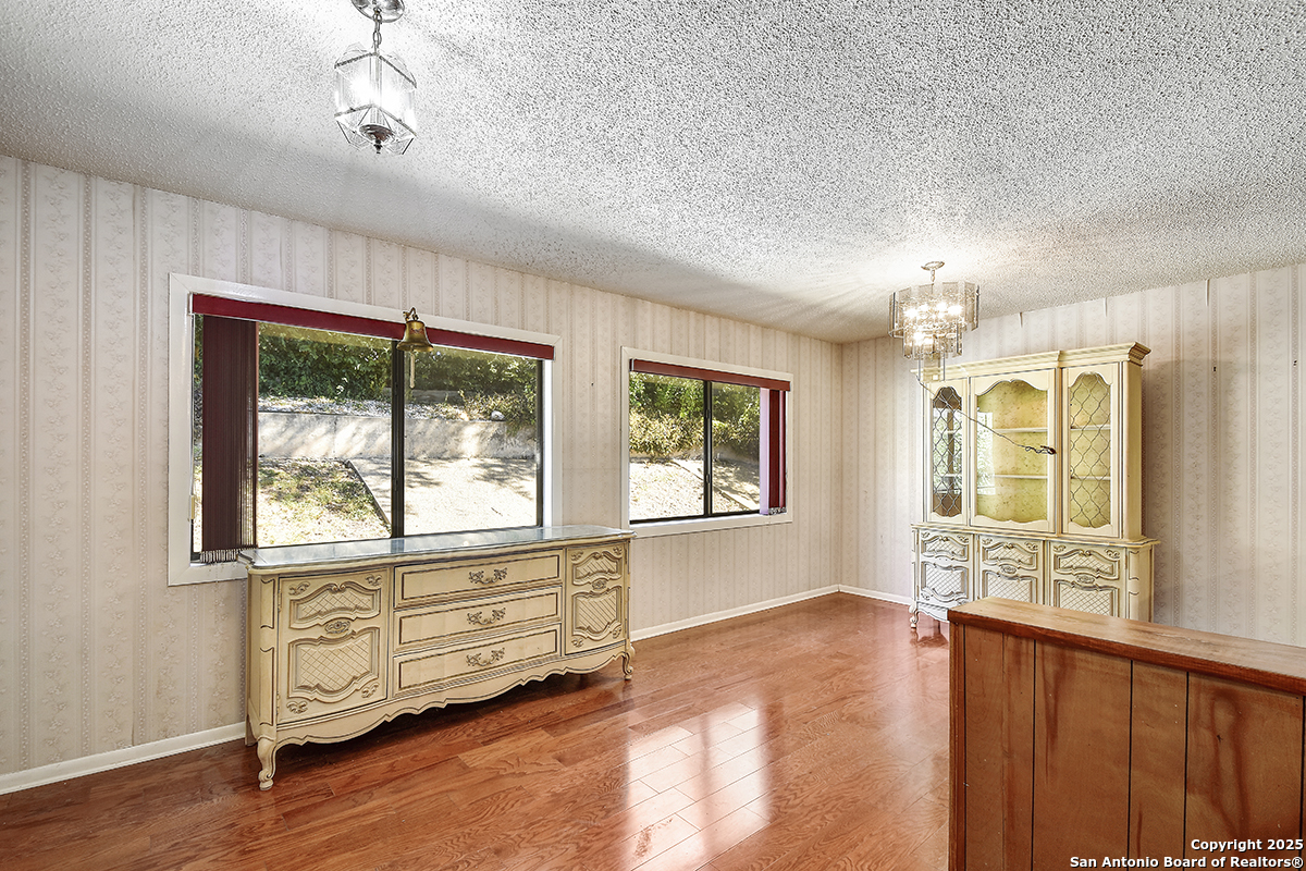 323 Shin Oak