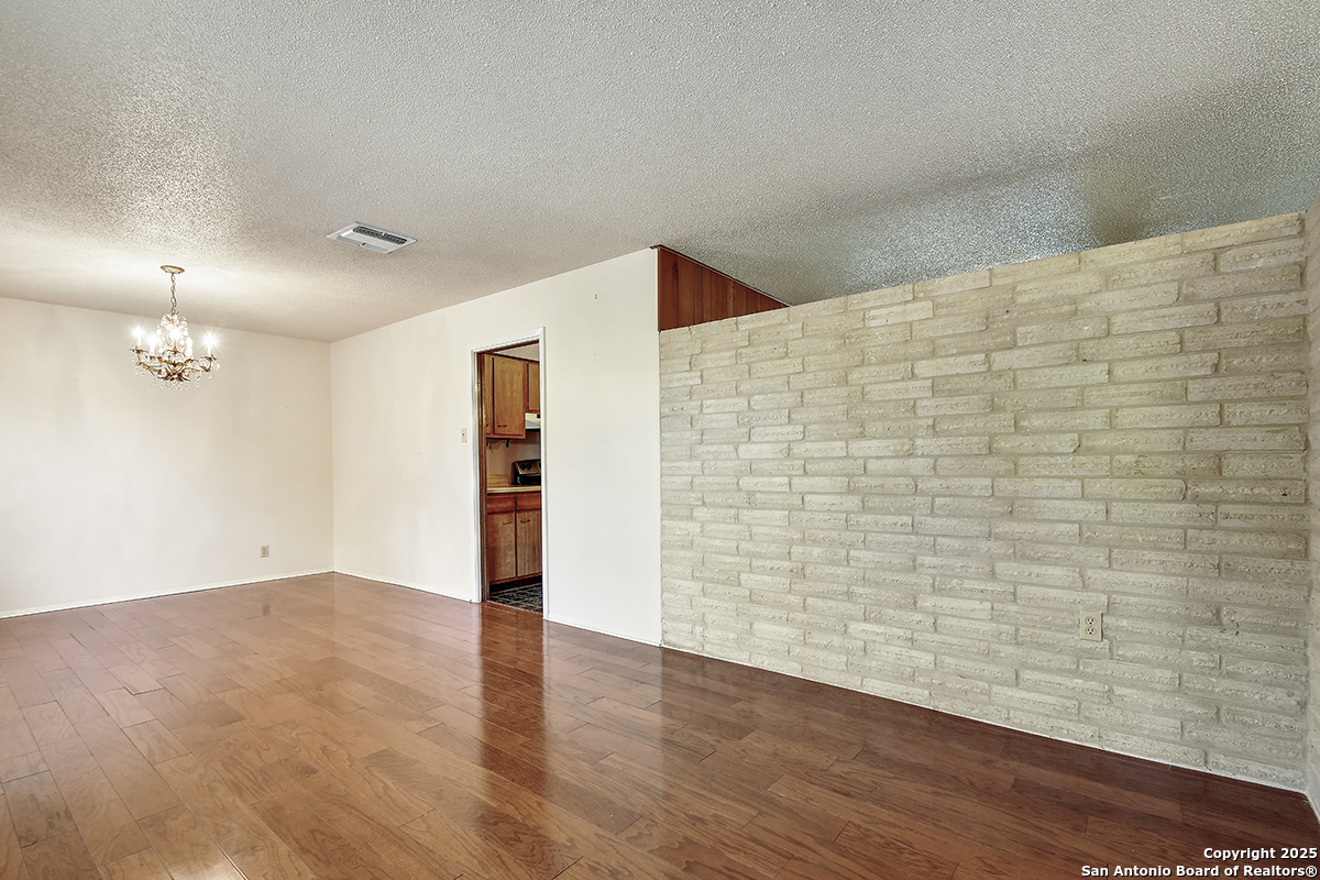 323 Shin Oak