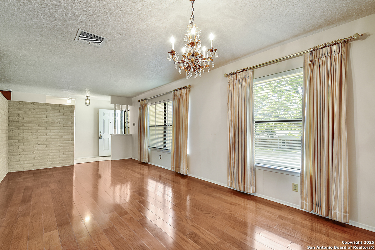 323 Shin Oak