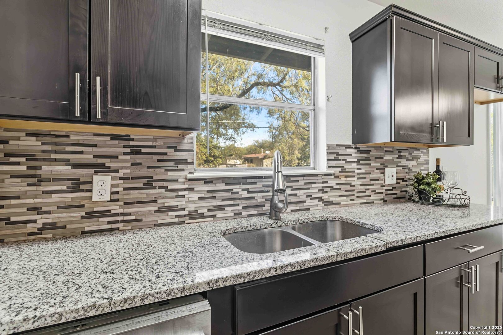 6207 Deer Valley