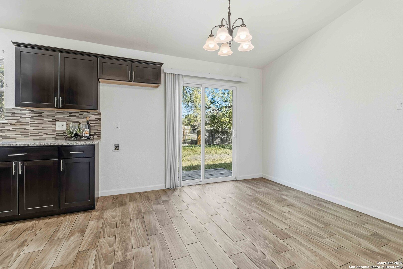 6207 Deer Valley