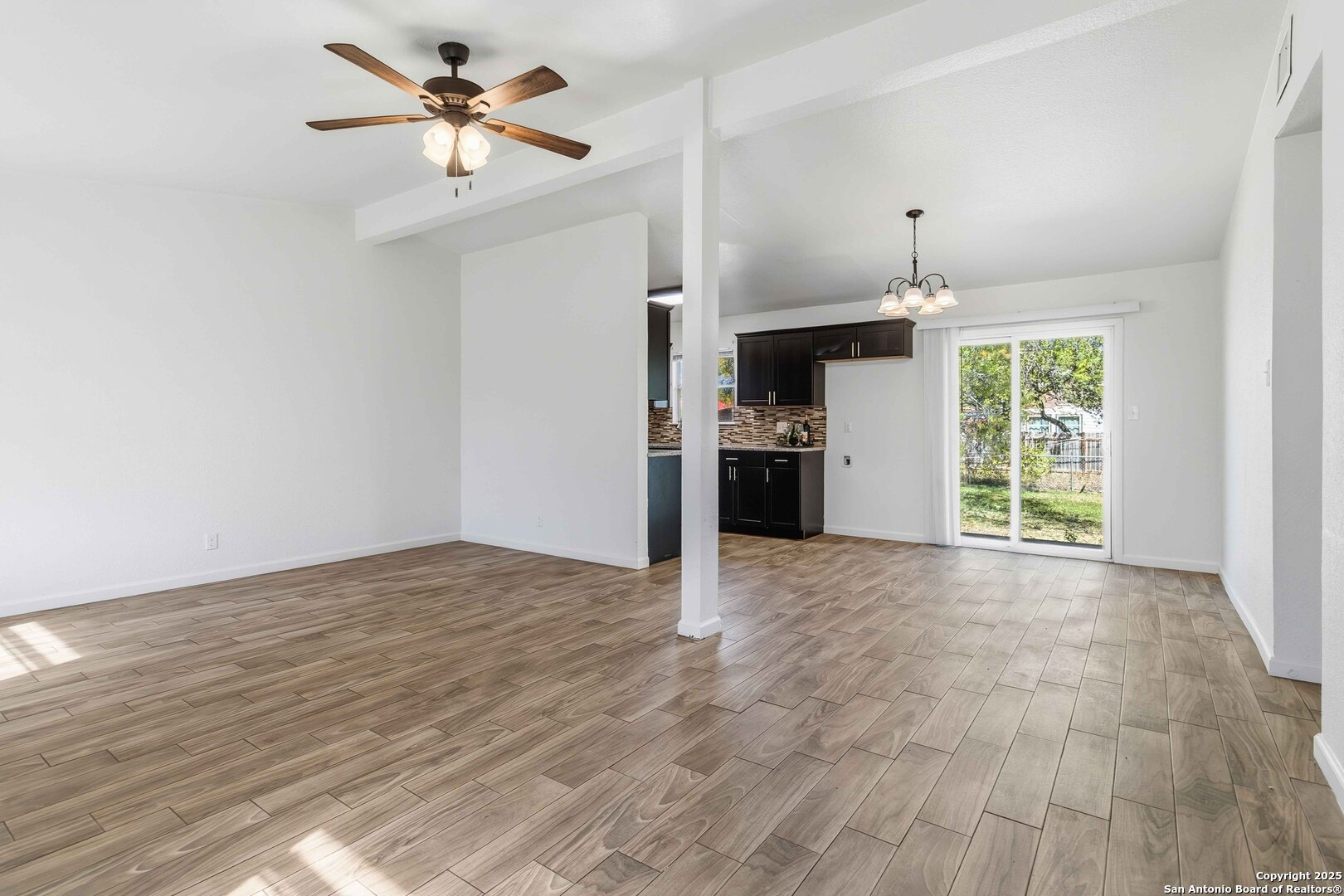 6207 Deer Valley