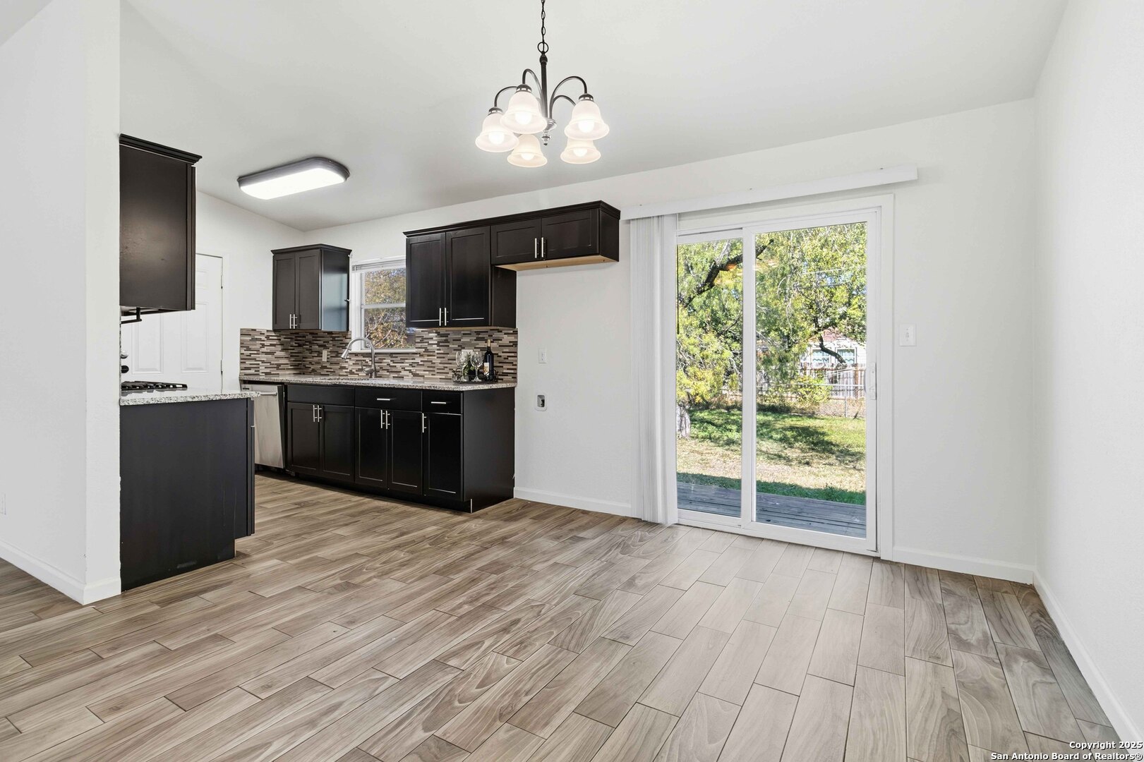 6207 Deer Valley