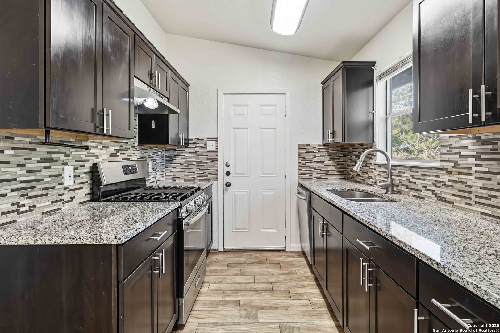 6207 Deer Valley