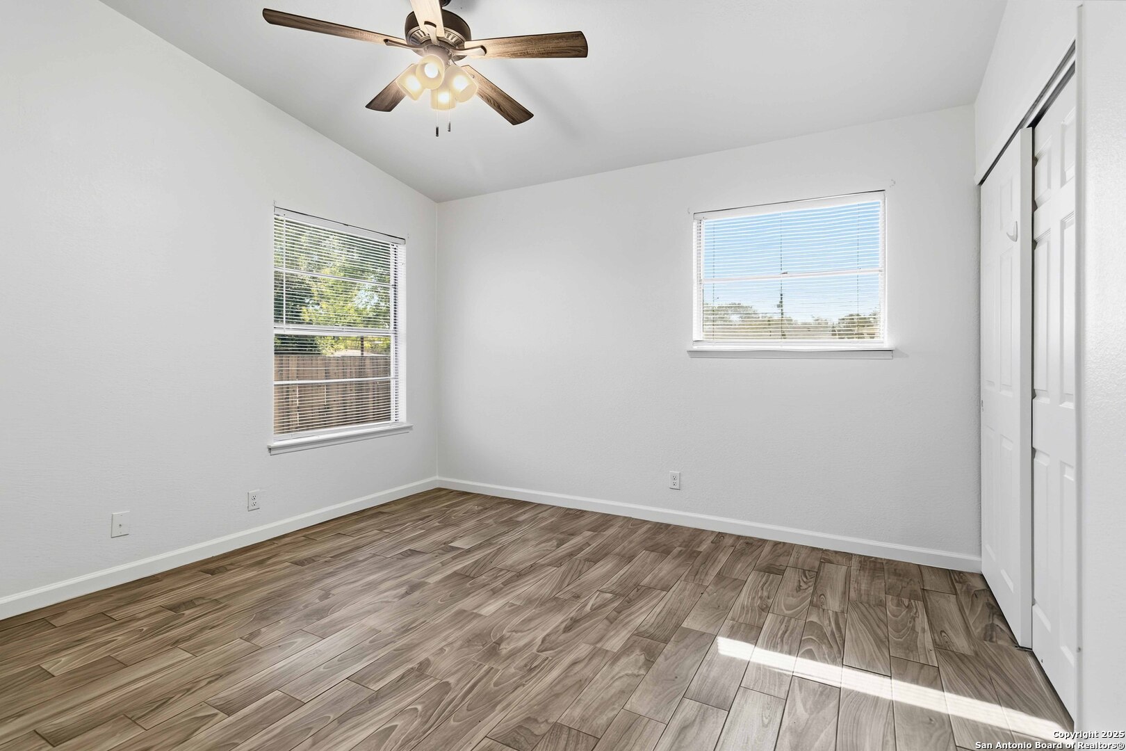 6207 Deer Valley
