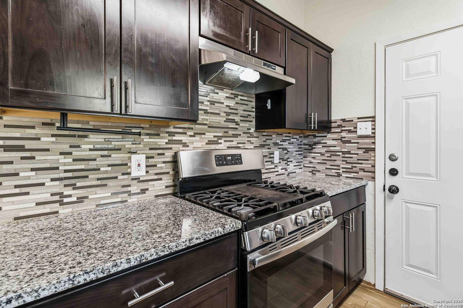 6207 Deer Valley