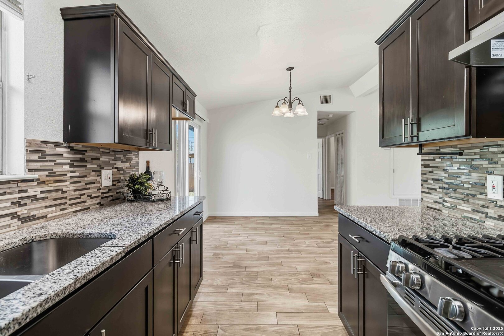 6207 Deer Valley