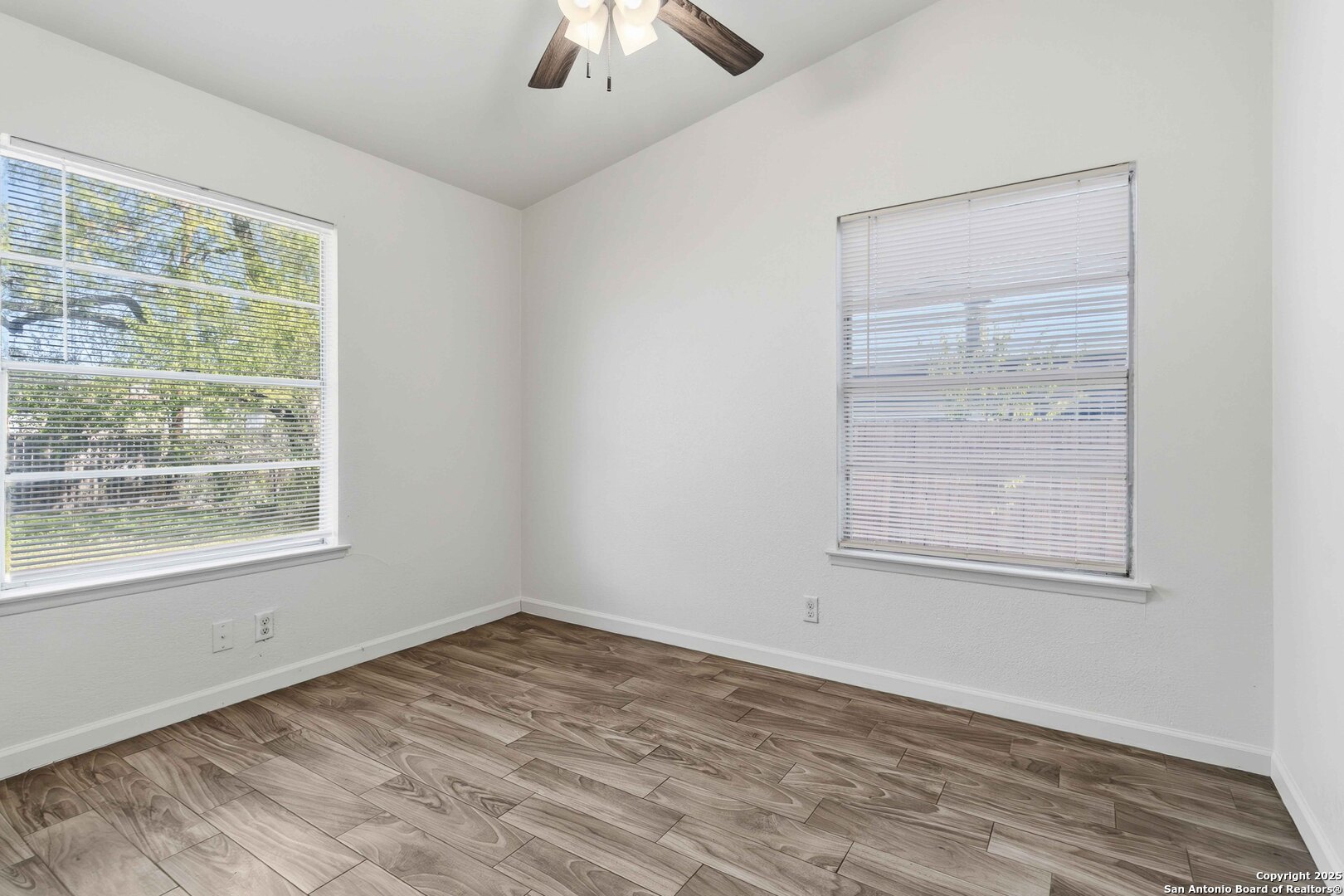 6207 Deer Valley