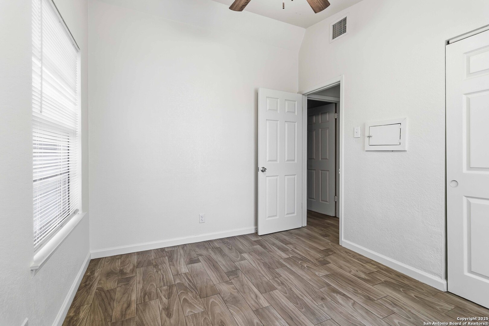 6207 Deer Valley