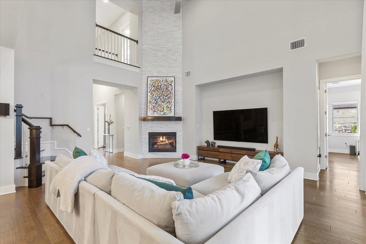 12801 Veronese DR