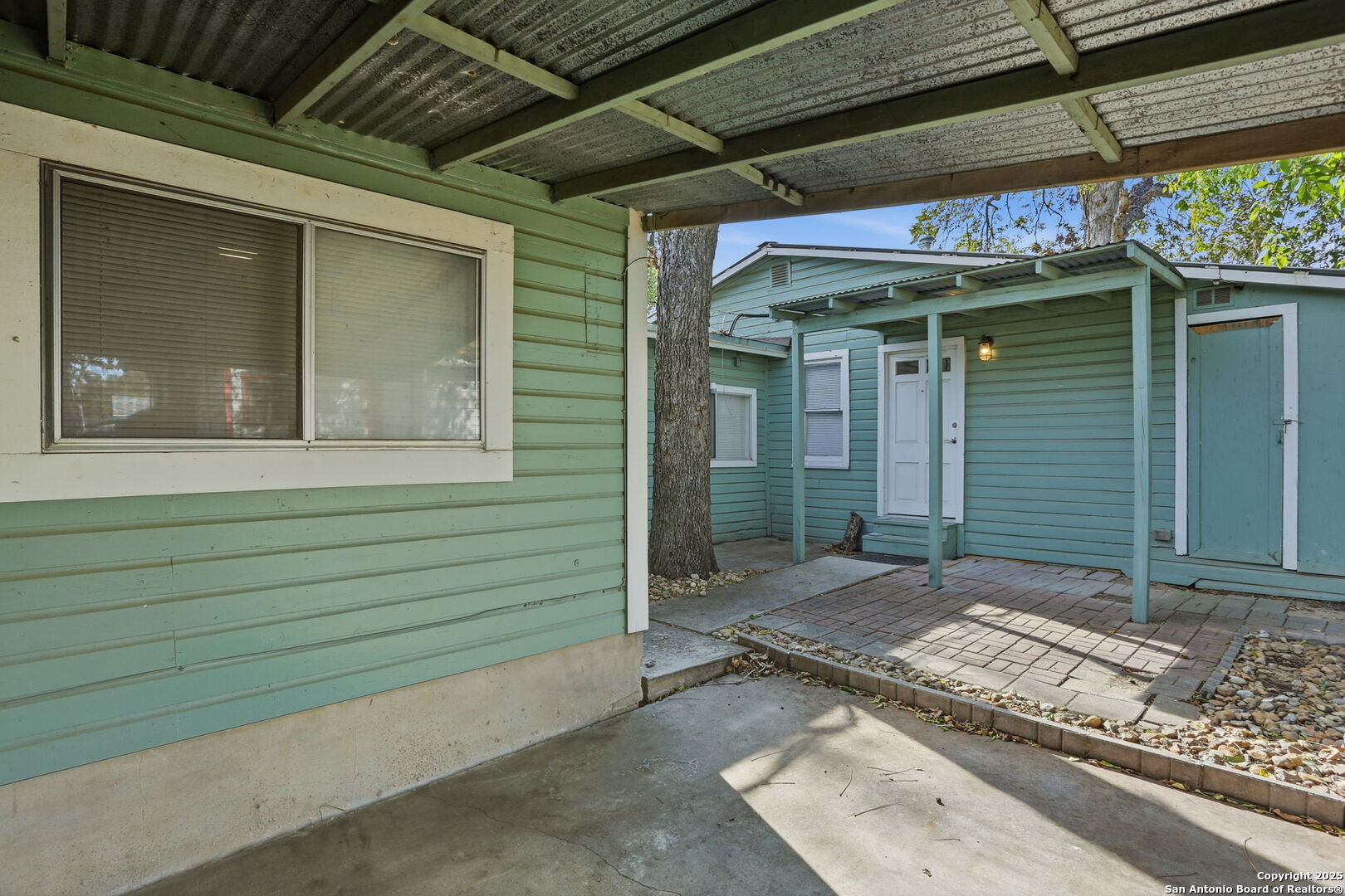 105 Dewitt