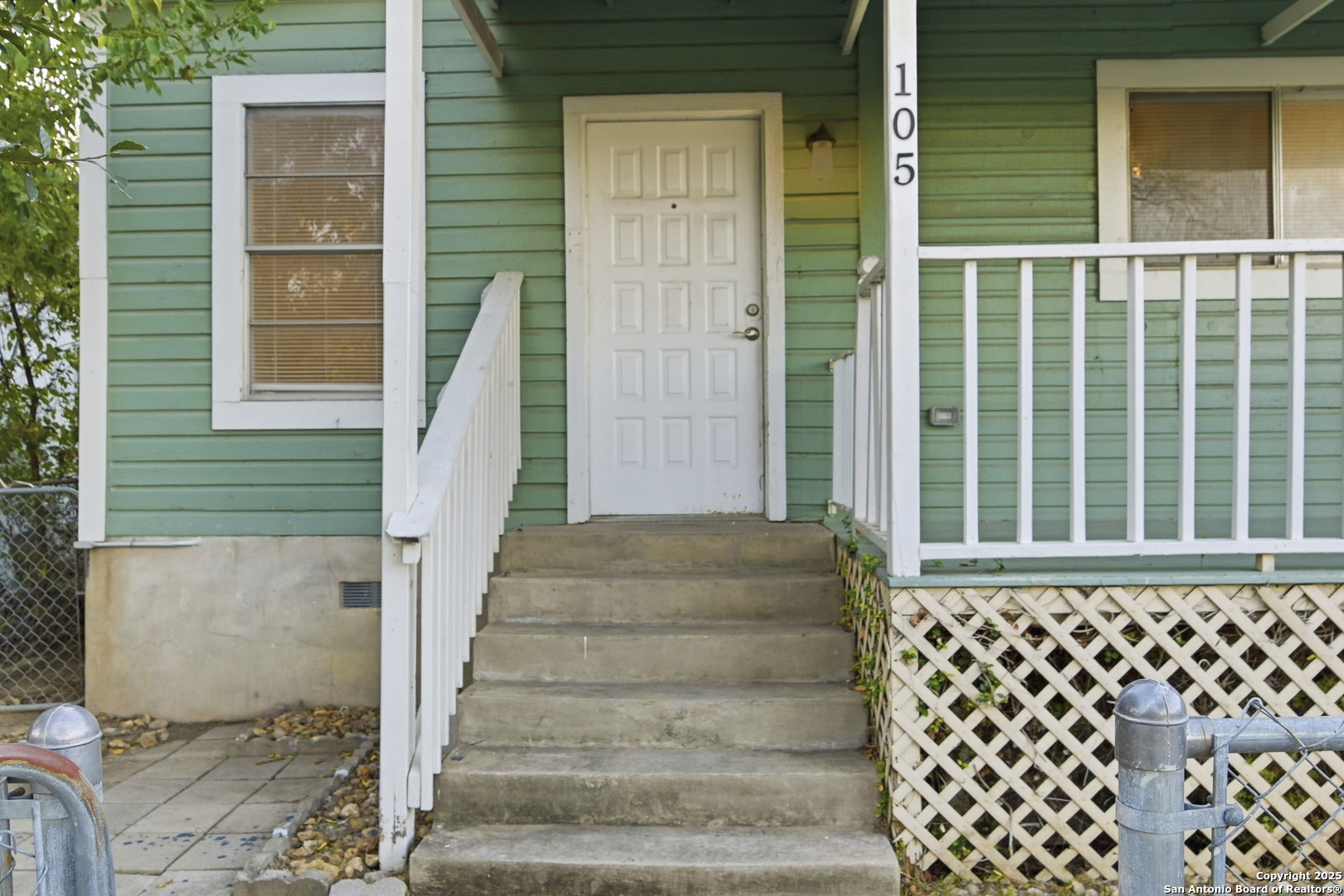 105 Dewitt