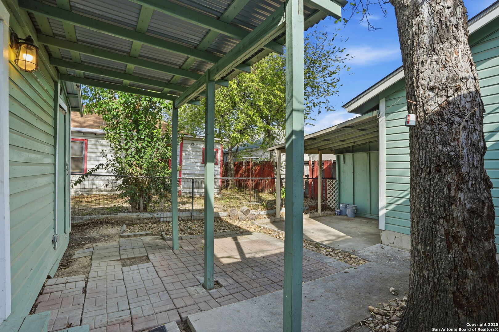 105 Dewitt