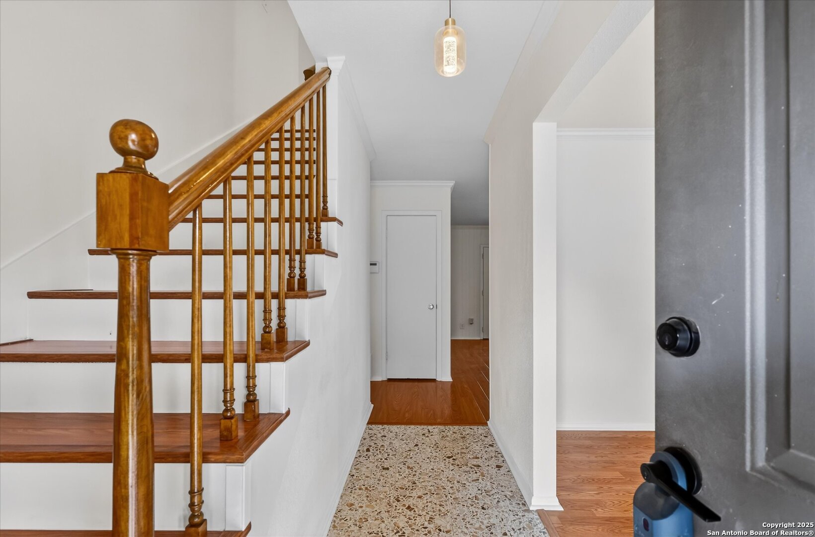 9707 La Rue