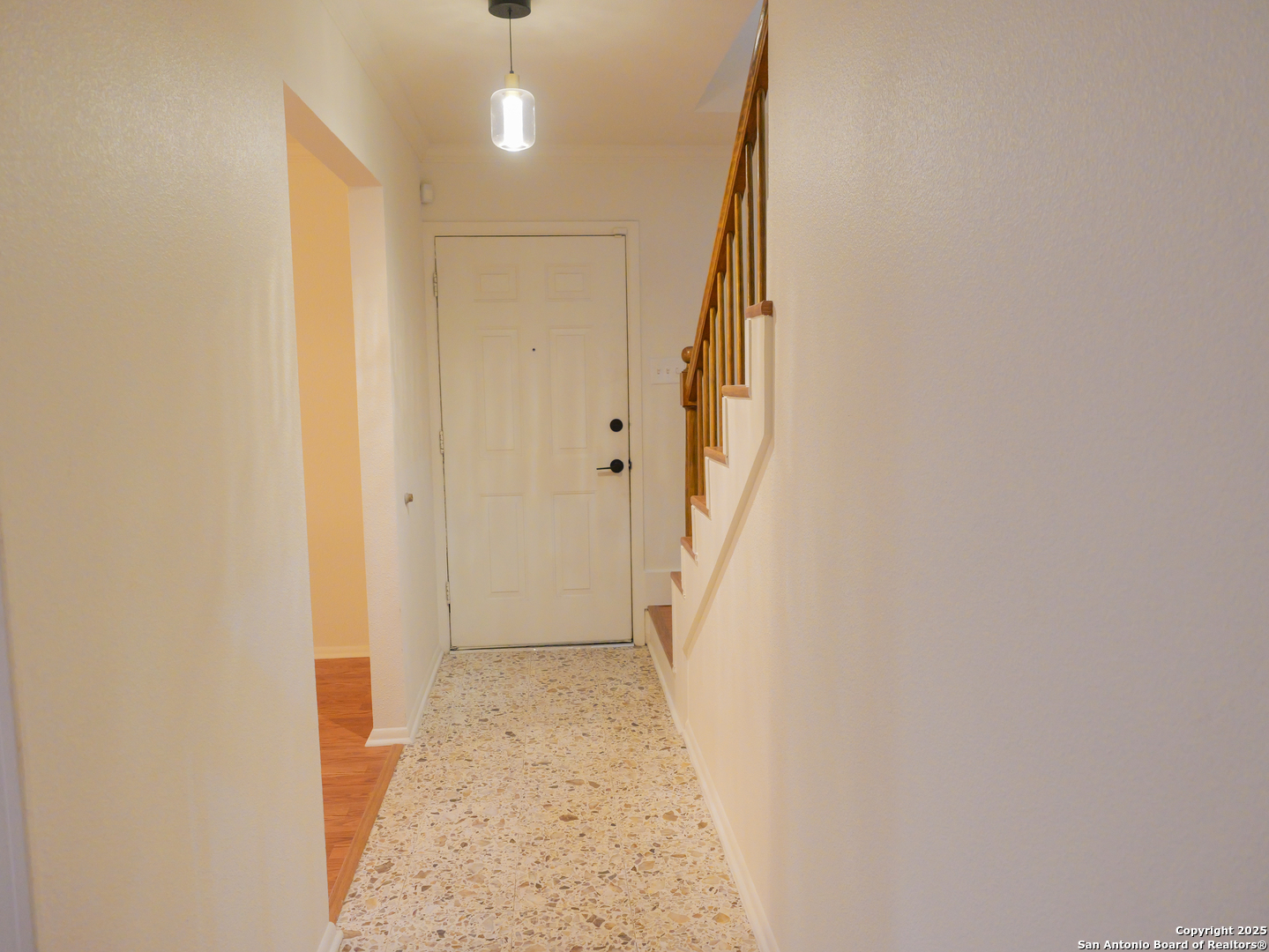 9707 La Rue