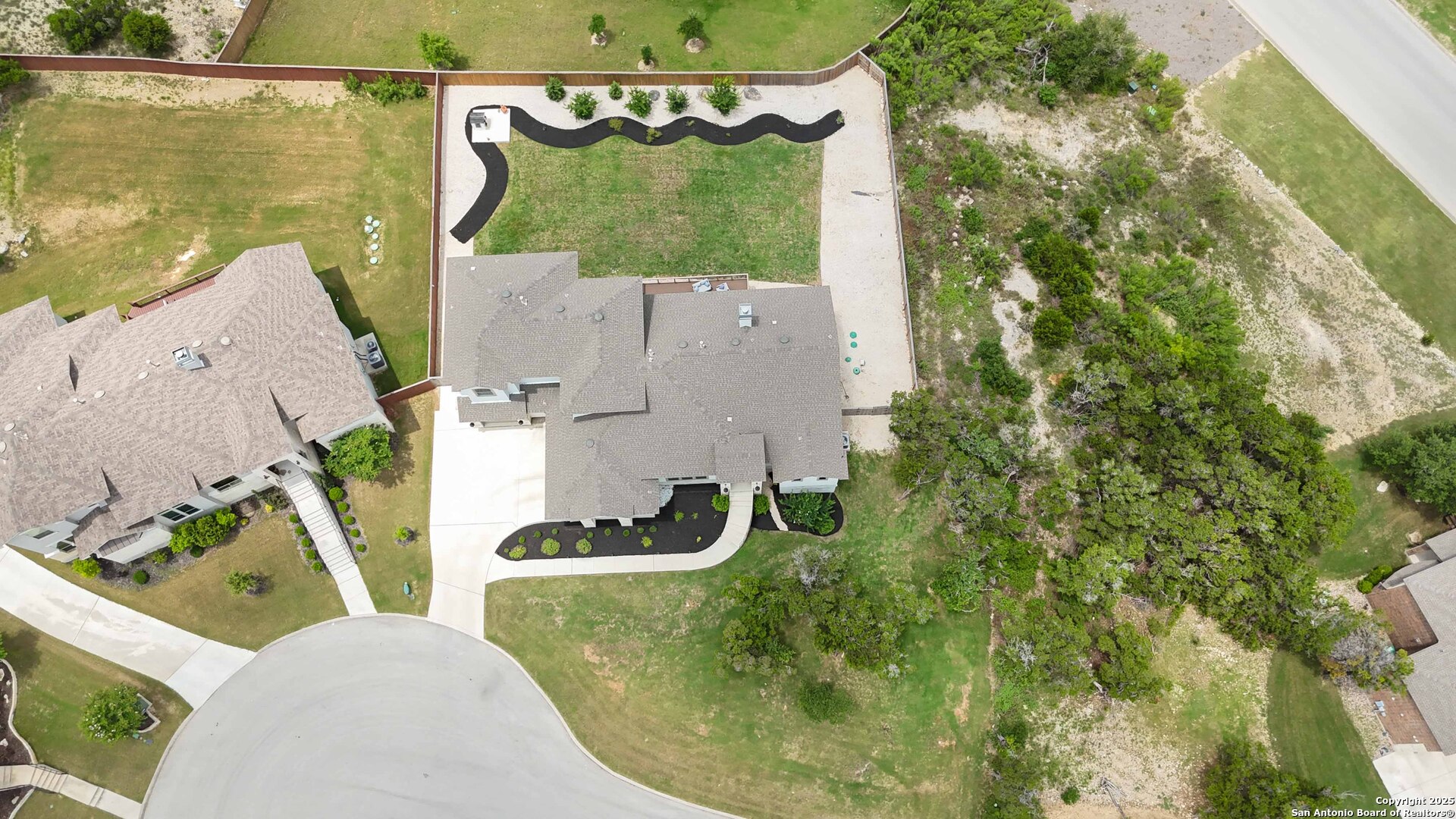 1512 Aubrey Point