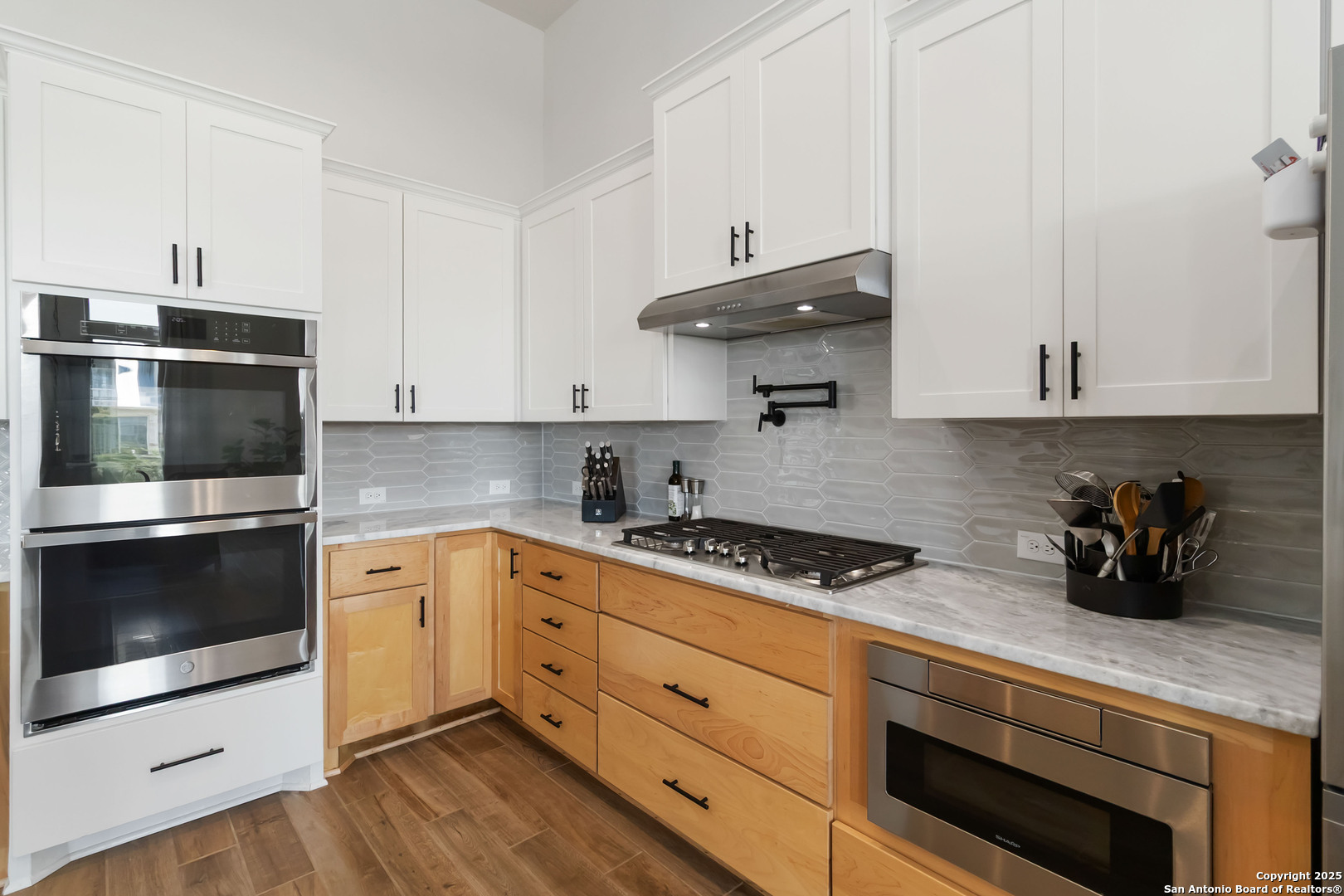 1512 Aubrey Point