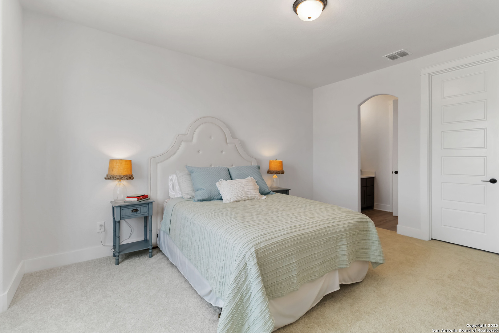 1512 Aubrey Point