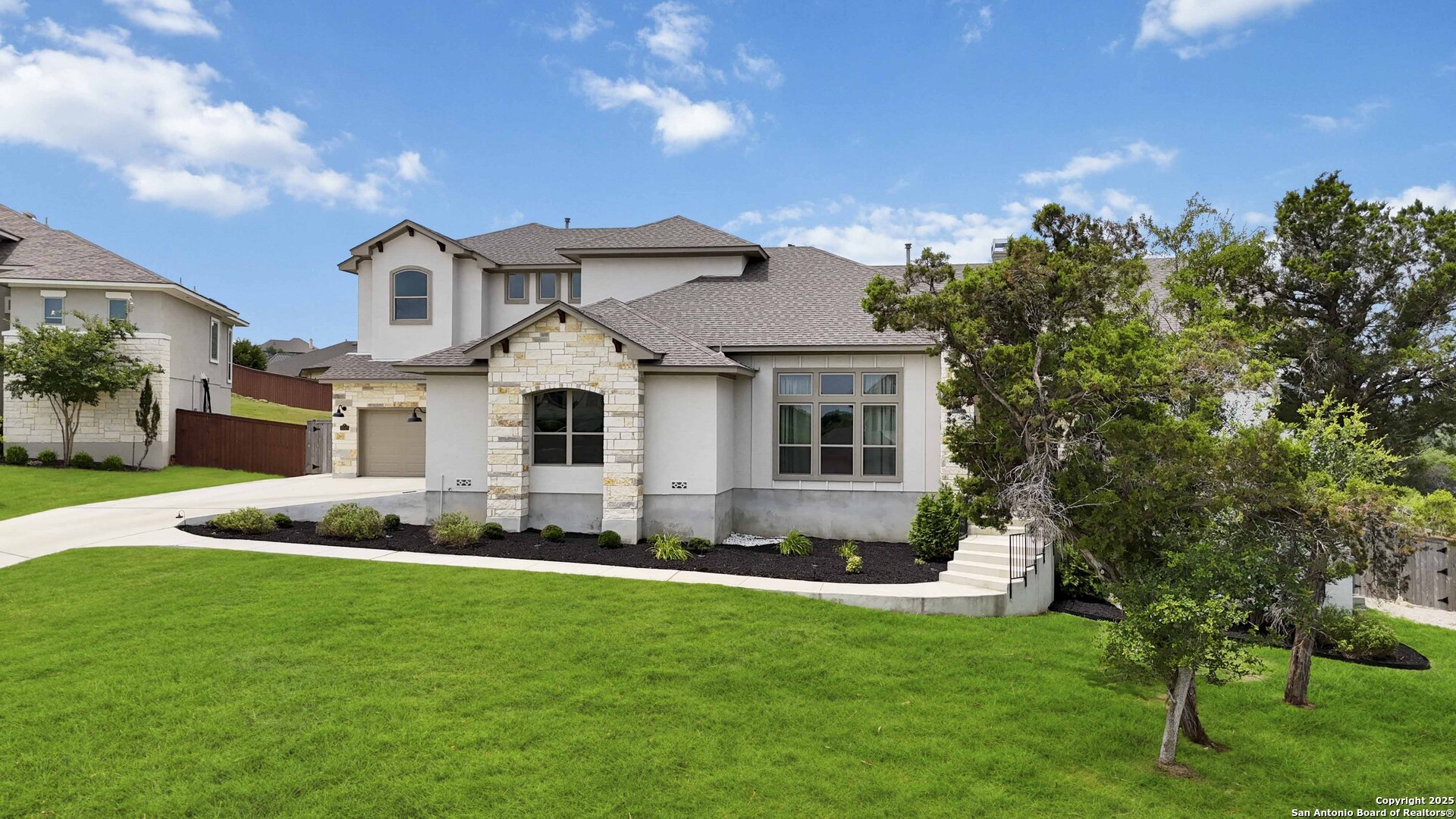 1512 Aubrey Point